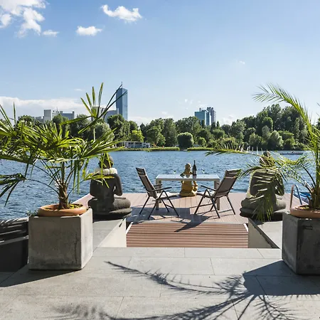 Ajo Vienna Beach - Contactless Check-In Exterior photo
