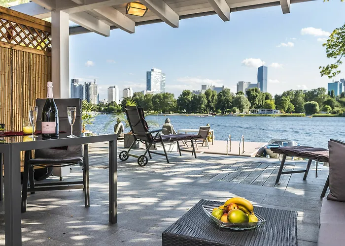 Ajo Vienna Beach - Contactless Check-In