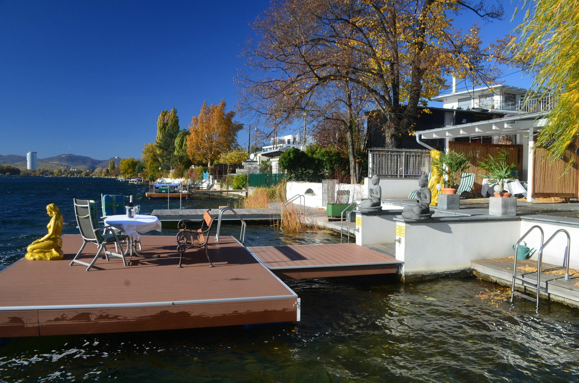 Ajo Vienna Beach - Contactless Check-In *