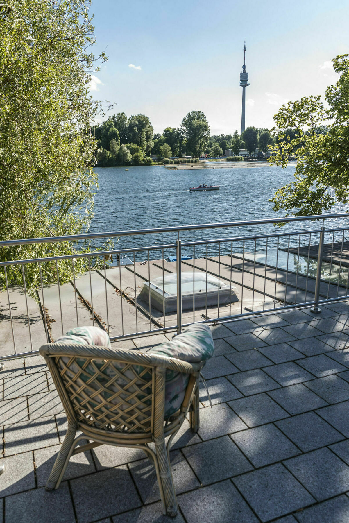 Ajo Vienna Beach - Contactless Check-In *